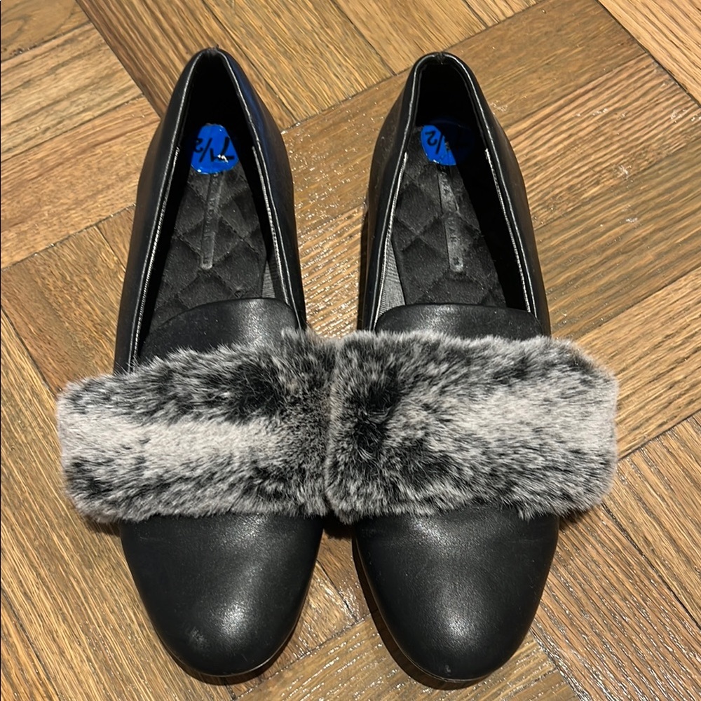Zara black leather loafer slide with faux fur